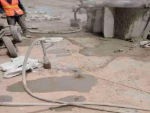 寿宁水泥混凝土路面板底注浆技术 路面脱空注浆整治方案